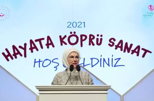 EMİNE ERDOĞAN 'BUĞDAY TANESİ TİYATRO GÖSTERİSİNİ İZLEDİ