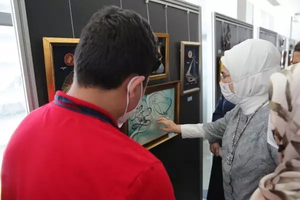 EMİNE ERDOĞAN 'BUĞDAY TANESİ TİYATRO GÖSTERİSİNİ İZLEDİ