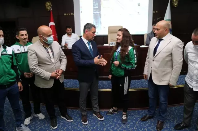Gölbaşı Belediye Spor Kulübü sporcusu İremsu İpek'e Başkan Şimşek'ten tebrik