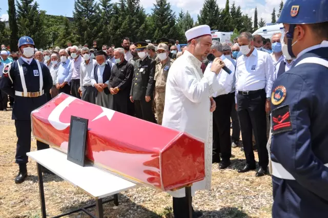 Kalp krizi geçiren uzman çavuş toprağa verildi