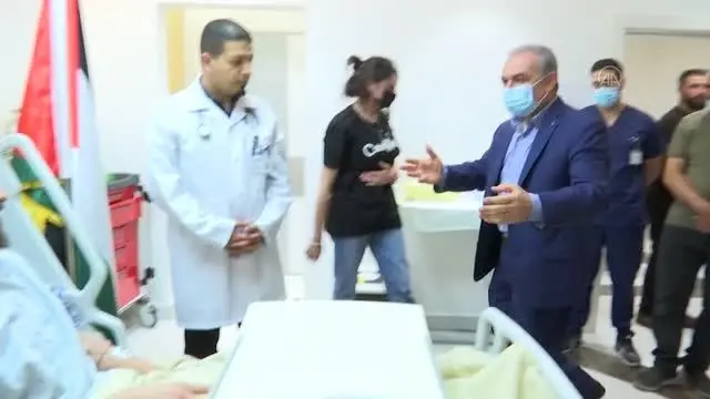 Iştiyye, açlık grevinin ardından serbest bırakılan Filistinli Ebu Atvan'ı ziyaret etti