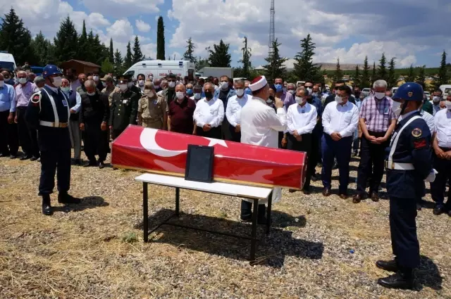 Kalp krizi geçiren uzman çavuş toprağa verildi