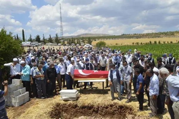 KALP KRİZİ GEÇİREN UZMAN ÇAVUŞ TOPRAĞA VERİLDİ