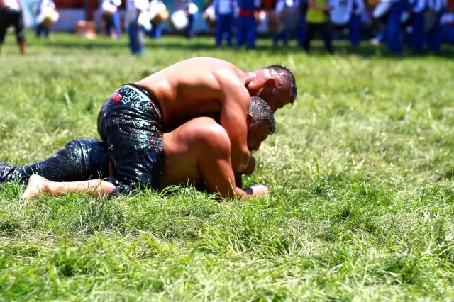 Kırkpınar'da 54 başpehlivan kol bağladı