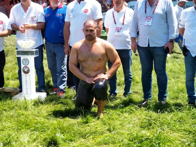 Kırkpınar'da başpehlivanlık ilk tur kura çekimi yapıldı