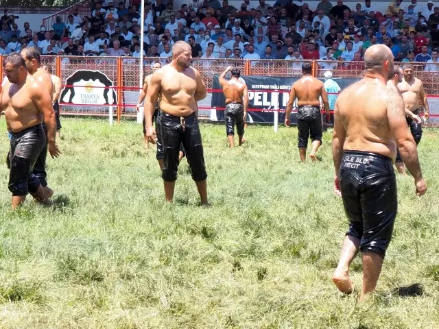 Kırkpınar'da başpehlivanlık ilk tur kura çekimi yapıldı