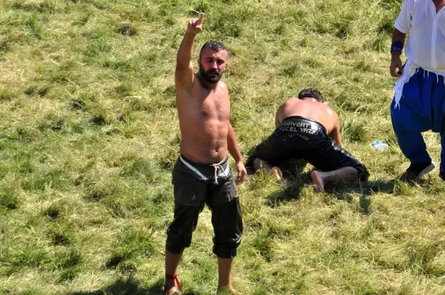 Kırkpınar'da üçüncü tura yükselen pehlivanlar belli oldu