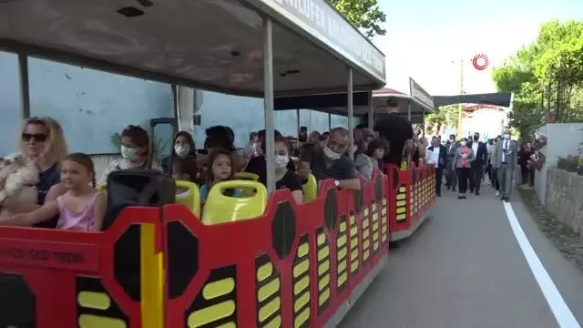 Küçük Venedik'te çiçek şenliği Küçük Venedik'te çiçek şenliği
