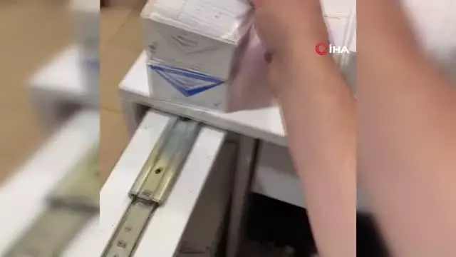 Makaronlar özel yapılmış masanın gizli bölümünde böyle bulundu
