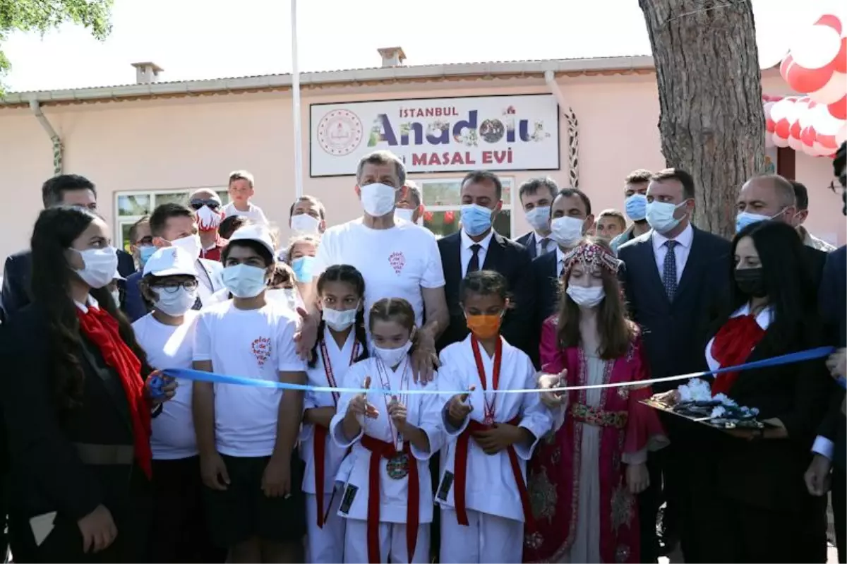 Milli Eğitim Bakanı Selçuk, Anadolu Silivri Masal Evi'nin açılışına katıldı
