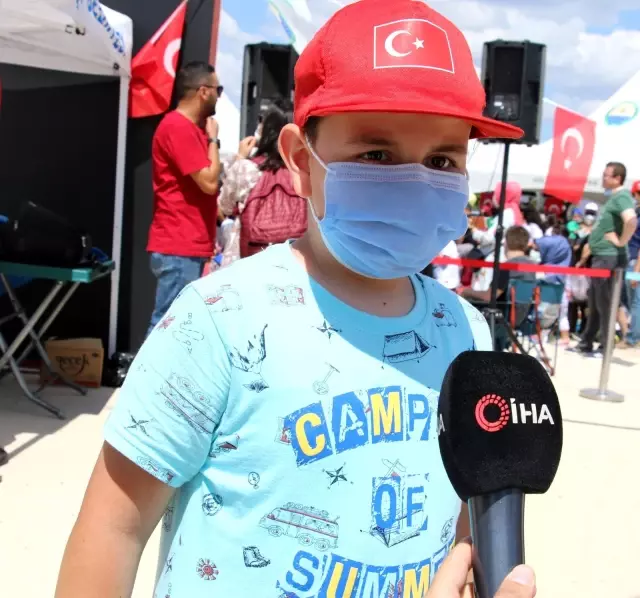 Pandemide sıkılan çocuklar şenlikte stres attı