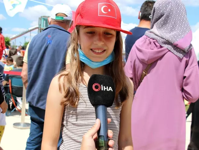 Pandemide sıkılan çocuklar şenlikte stres attı
