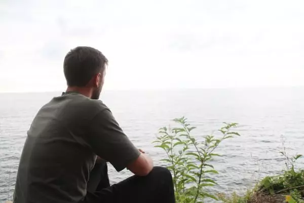 Rize'de, denizde 6 gündür aranan babası için kıyıdan ayrılmıyor