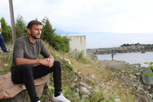 Rize'de, denizde 6 gündür aranan babası için kıyıdan ayrılmıyor