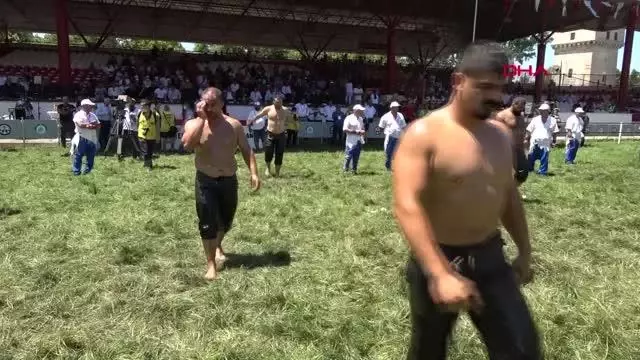 SPOR Başpehlivanlık güreşlerinde sürpriz; Mehmet Yeşilyeşil elendi