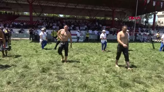 SPOR Başpehlivanlık güreşlerinde sürpriz; Mehmet Yeşilyeşil elendi