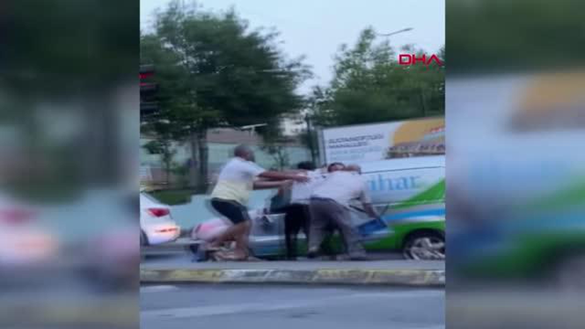 SULTANGAZİ'DE TARTIŞTIĞI SÜRÜCÜYE KAZMA İLE SALDIRDI - Vimarsana News