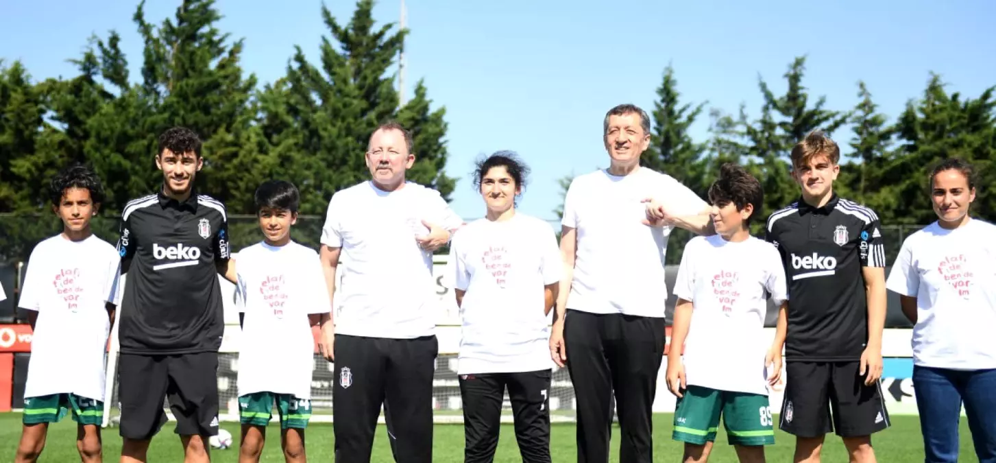 BEŞİKTAŞLI FUTBOLCULAR DA 'TELAFİDE BEN DE VARIM' DEDİ