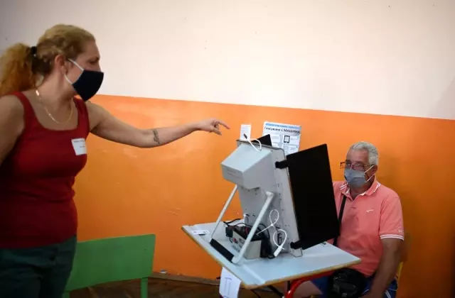 Bulgaristan'da halk erken genel seçimler için sandık başında