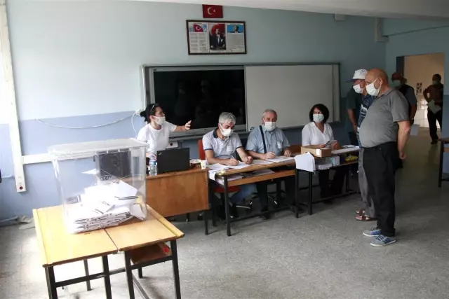 Bulgaristan seçimleri için oy verme işlemi başladı