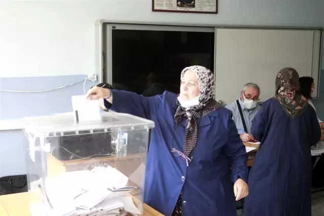 Bulgaristan seçimleri için oy verme işlemi başladı