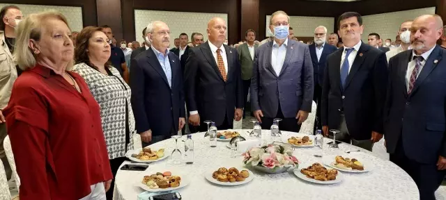CHP Genel Başkanı Kılıçdaroğlu, muhtarlarla bir araya geldi