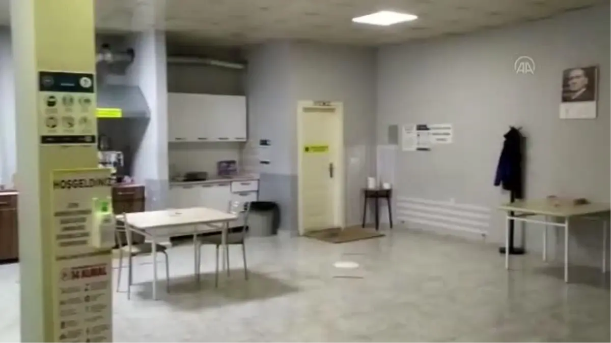 ESKİŞEHİR - Dernek binasında kumar oynayan ve Kovid-19 tedbirlerini ihlal eden 44 kişiye ceza kesildi