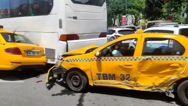 Son dakika! Fatih'teki zincirleme trafik kazasında 3 kişi yaralandı