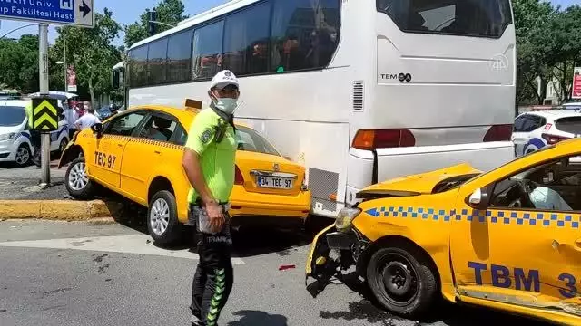 Son dakika! Fatih'teki zincirleme trafik kazasında 3 kişi yaralandı
