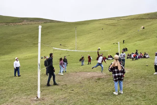 GÜMÜŞHANE - Taşköprü Yaylası'nda yayla sporları şenliği düzenlendi