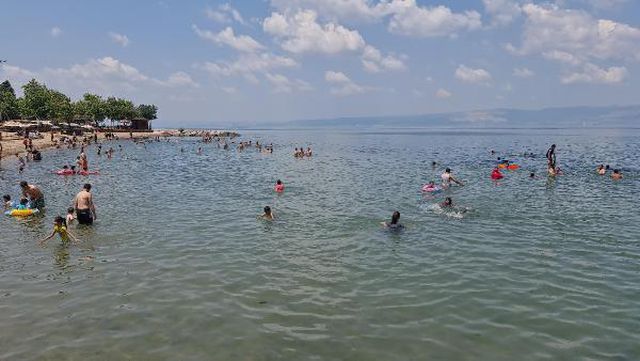 izmit korfezi nde musilaj temizlenince mavi 5 14260414 o