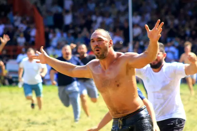 Kırkpınar'da finalist başpehlivanlar belli oldu