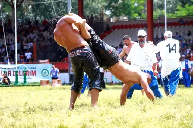 Kırkpınar'da yarı finale yükselen başpehlivanlar belli oldu