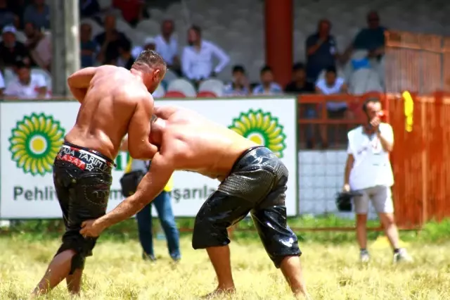 Kırkpınar'da yarı finale yükselen başpehlivanlar belli oldu