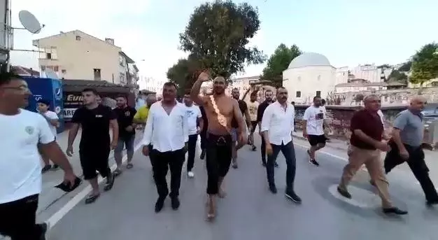 Son dakika haber... Kırkpınar Şampiyonunun fayton kazası kamerada: 2 yaralı