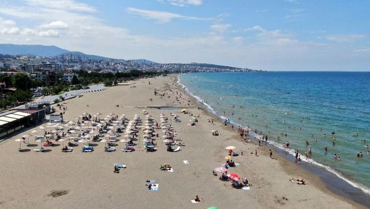 Mavi bayraklı plajlar doldu