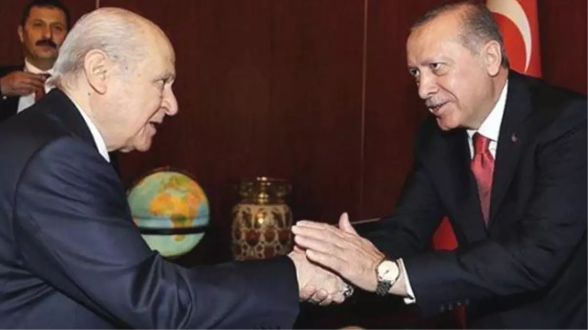 Bahçeli'den Cumhurbaşkanı Erdoğan'a yıl dönümü kutlaması! Anlamlı hediyesi dikkat çekti
