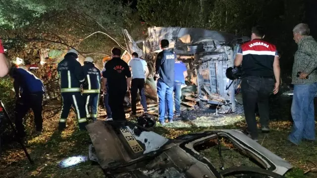 Son dakika haberi... Mültecileri taşıyan minibüs kaza yaptı: 12 ölü, 20 yaralı