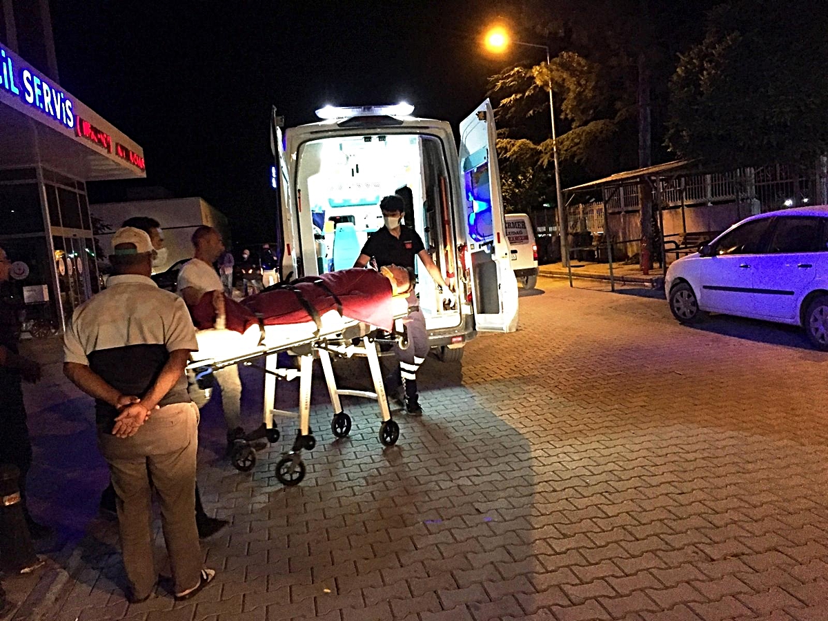Otomobille çarpışan motosiklet sürücüsü yaralandı - Vimarsana News