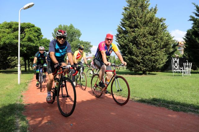 pedallar saglikli yasam icin cevriliyor 3 14260362 o