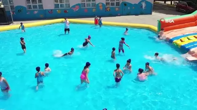 Tatil köyü değil, okul bahçesi