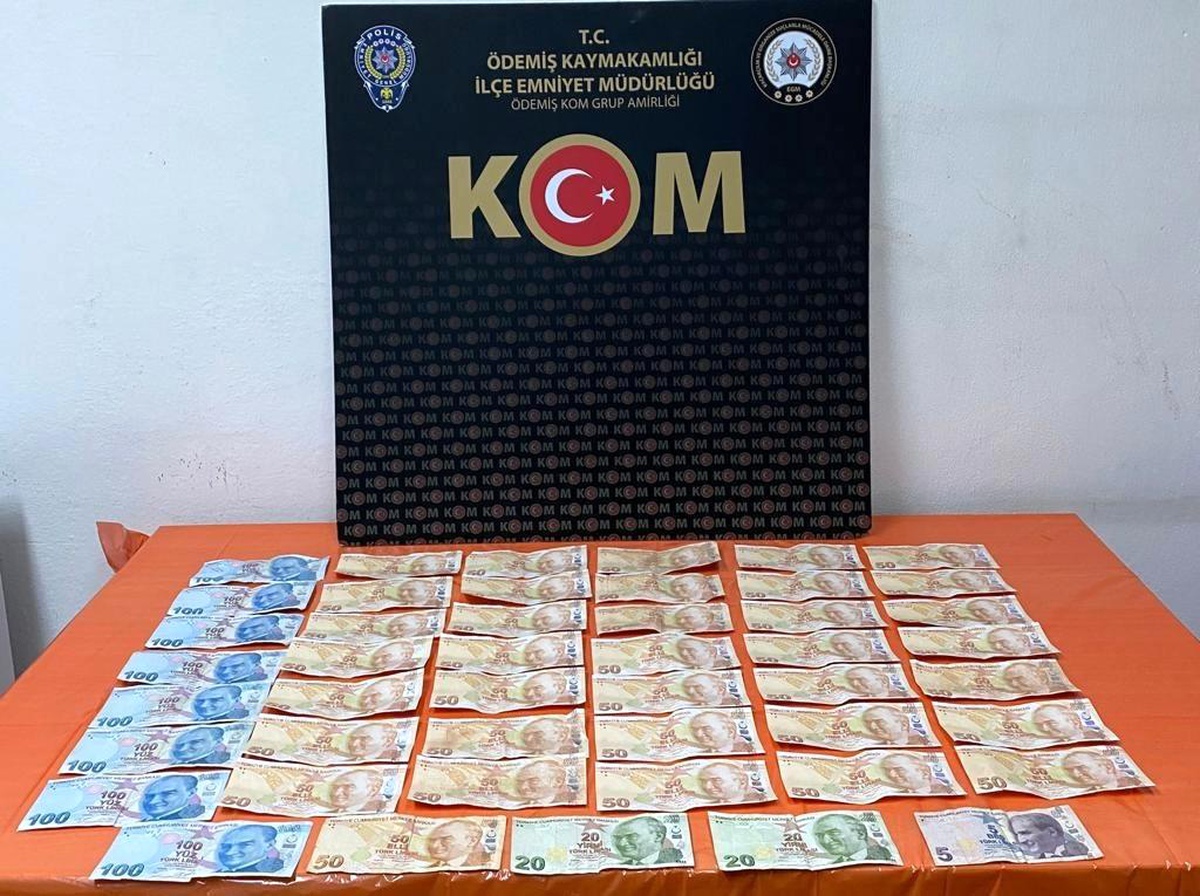 Üzerindeki paraların hepsi sahte çıktı - Vimarsana News