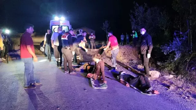 Son dakika haberi... Mültecileri taşıyan minibüs kaza yaptı: 12 ölü, 20 yaralı
