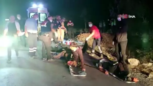 Son dakika haberi... Mültecileri taşıyan minibüs kaza yaptı: 12 ölü, 20 yaralı