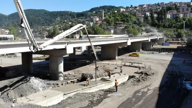 Zonguldak'ta 45 yıllık hayal gerçek oluyor! 30 dakikalık yol 5 dakikaya inecek Zonguldak'ta 45 yıllık hayal gerçek oluyor! 30 dakikalık yol 5 dakikaya inecek