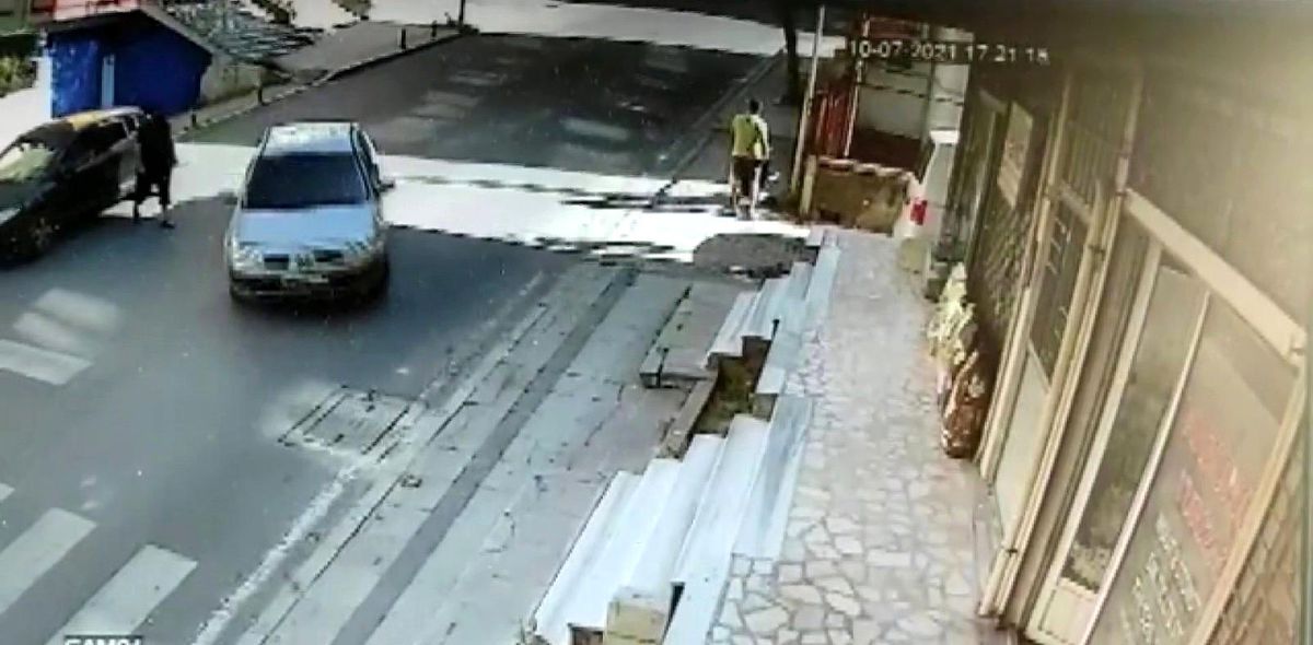 Ataşehir'de takla atan sürücüsüz otomobil kamerada
