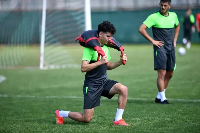 Bursasporlu futbolcular sınırları zorladı