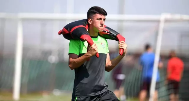 Bursasporlu futbolcular sınırları zorladı