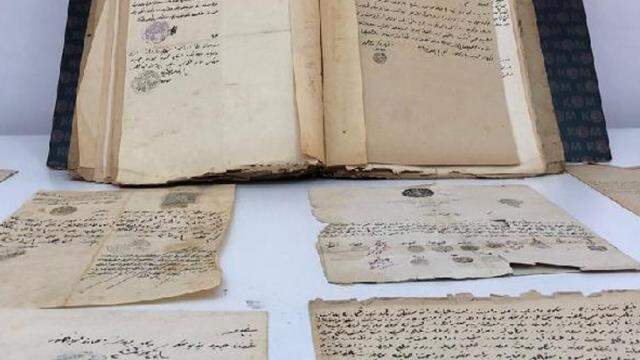 Cumhurbaşkanlığı tarafından aranıyordu! Kadıköy'deki sahaf Osmanlı arşivinin kayıp belgelerini 25 yıl önce çöpte olmuş