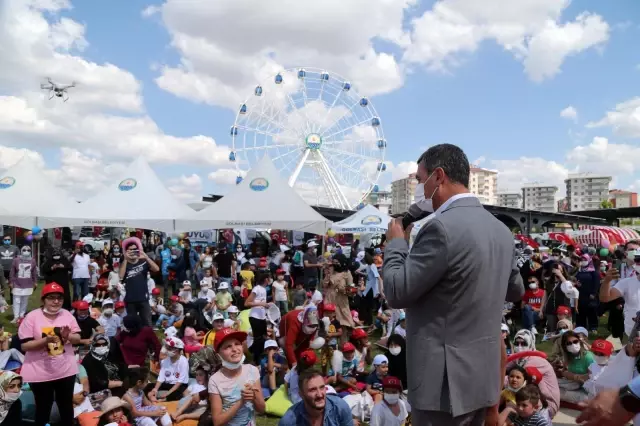Son dakika haberi | Gölbaşı Belediye Başkanı Ramazan Şimşek'ten çocuklara şenlik